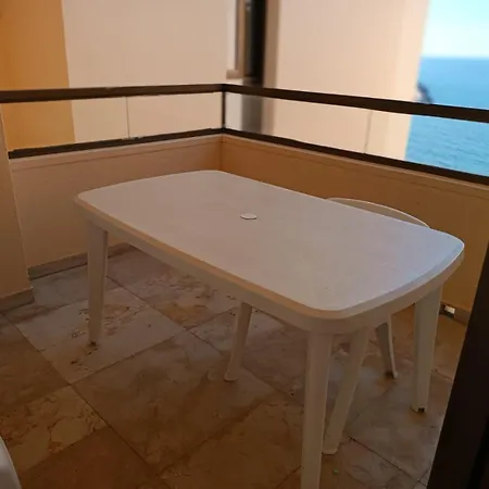 Apartamento Playa Del Cristo Estepona